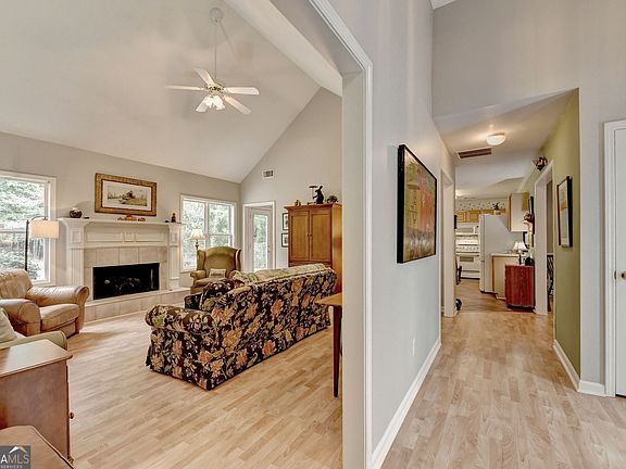 5th image of 7135 Hunters Trace Dr