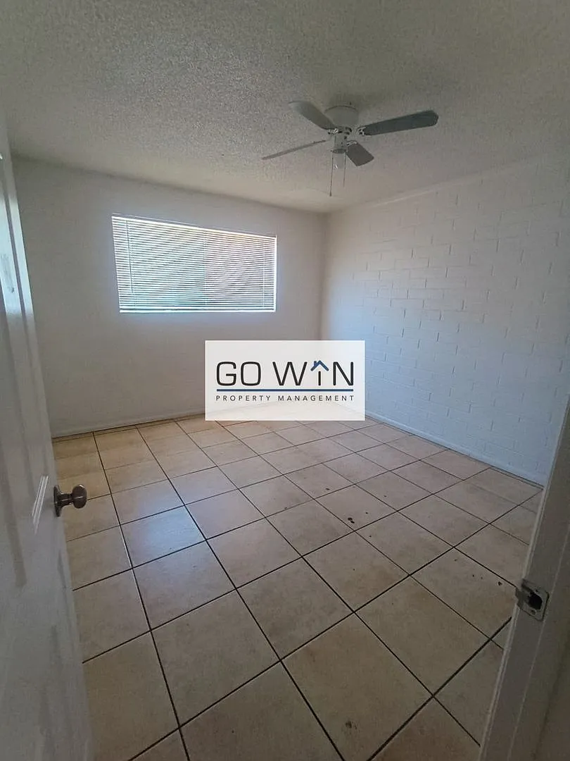 9831 N 11th Ave — Photo 3