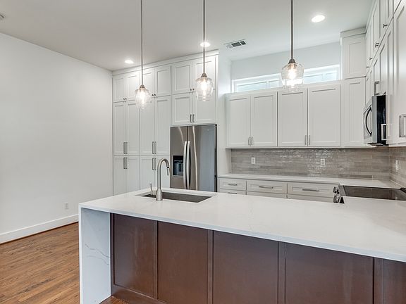 5th image of 5711 Ross Ave APT 5