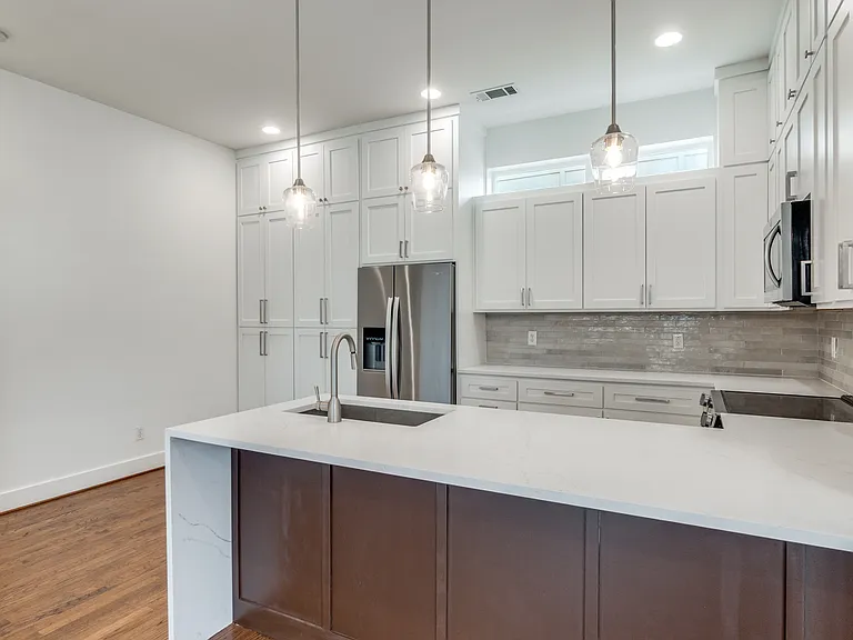 5711 Ross Ave #5 — Photo 5