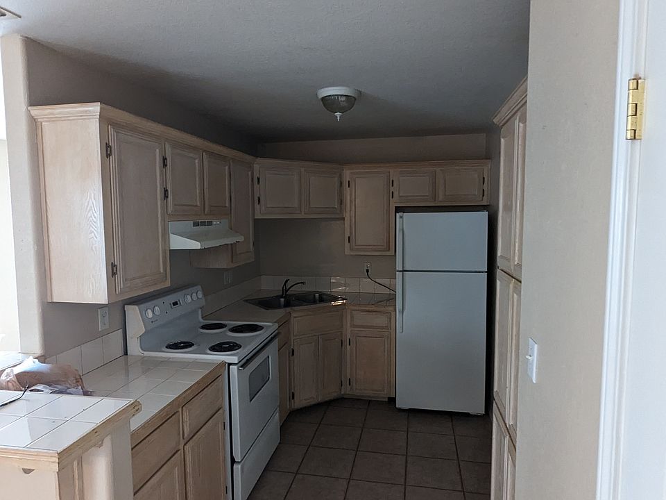 1st image of 722 Sonesta Dr #C