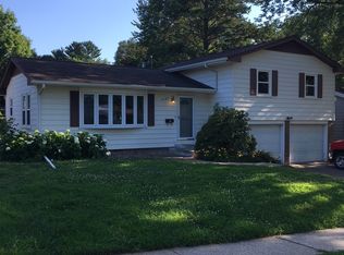 1127 4th Ave N, Clinton, IA 52732