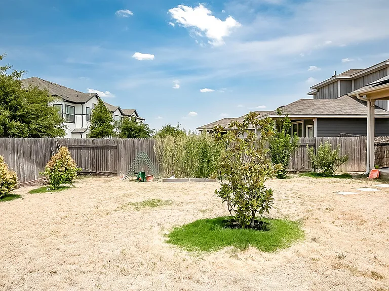 15912 Cadoz Dr — Photo 31