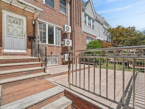 2nd image of 3303 Avenue