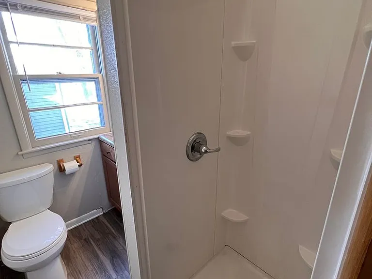 633 Walnut St — Photo 11