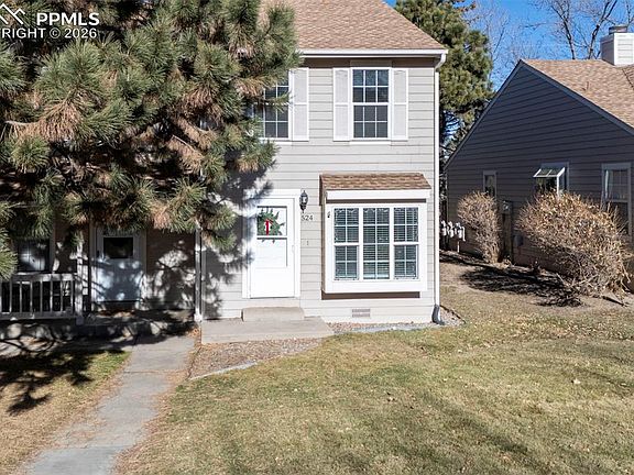 3rd image of 524 Shady Crest Cir