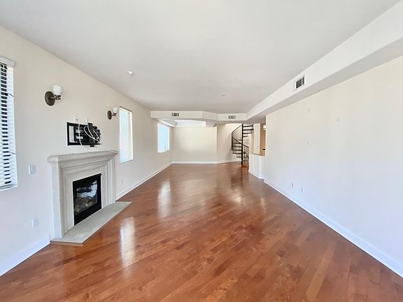 4th image of 11611 Montana Ave APT 405