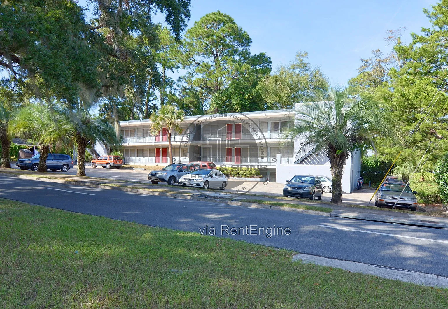 1 bed, 1.0 bath, 584 sqft, $825 — Photo 2