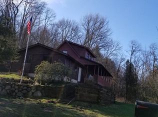 10522 N Riverview Dr, Plainwell, MI 49080