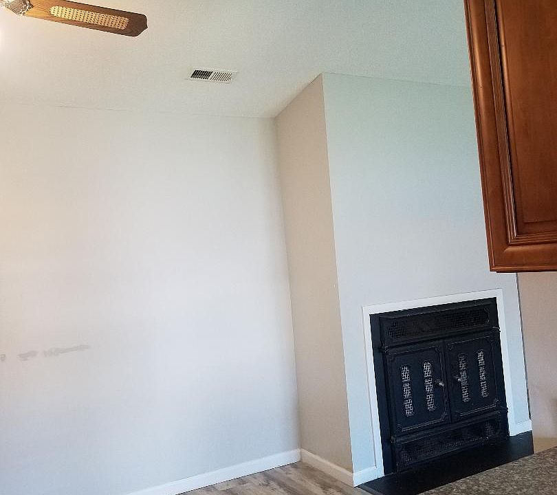 2nd image of 4805 Rugby Rd