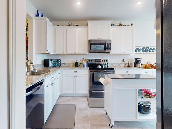 4th image of 3661 Livi Ln