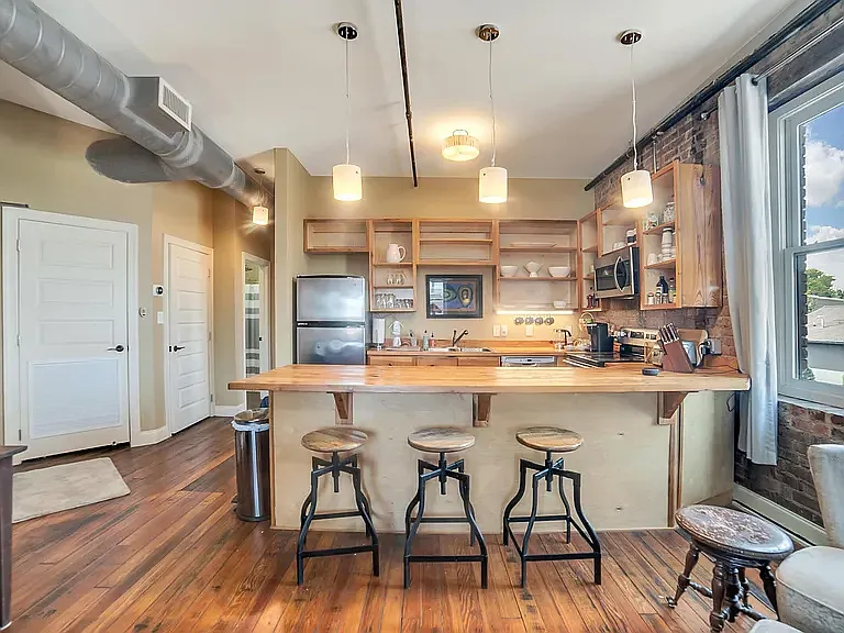 1617 Rossville Ave #2B — Photo 4