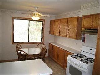 5th image of 916 Surrey Dr #2BL
