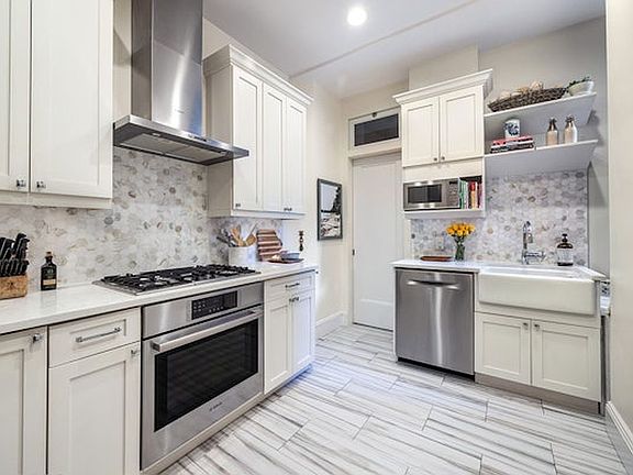4th image of 1349 Lexington Ave APT 2E