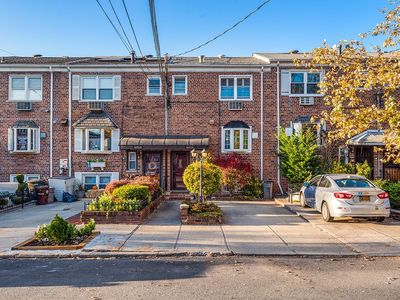 6917 61st Rd, Flushing, NY, 11379