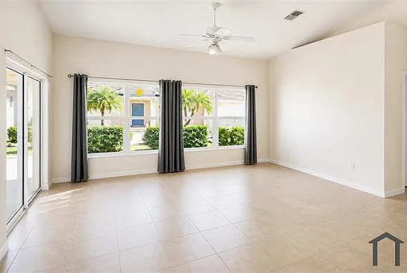 209 Rotonda Blvd N #A — Photo 11