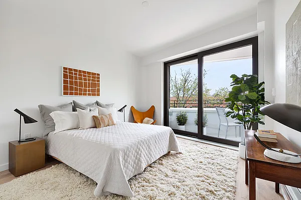 Sold by Compass | media 9