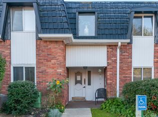 1872 Colonial Village Way APT 1, Waterford, MI 48328