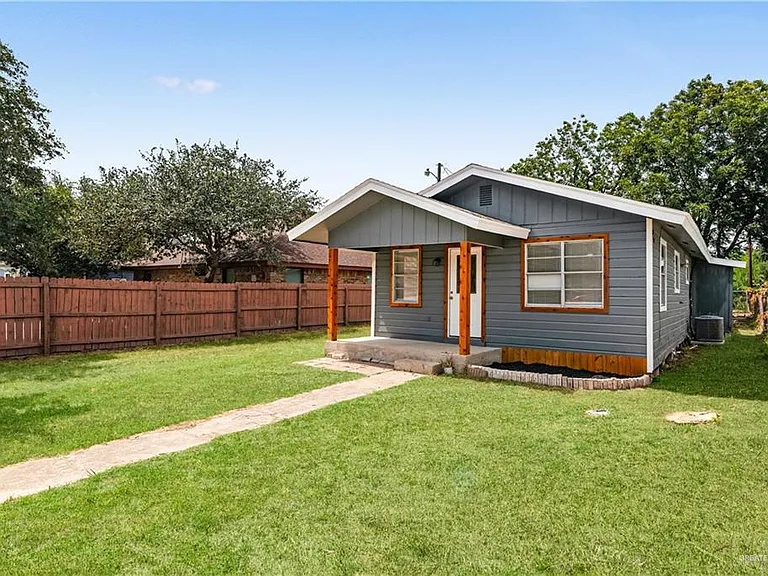 2517 W Hackberry Ave — Photo 2