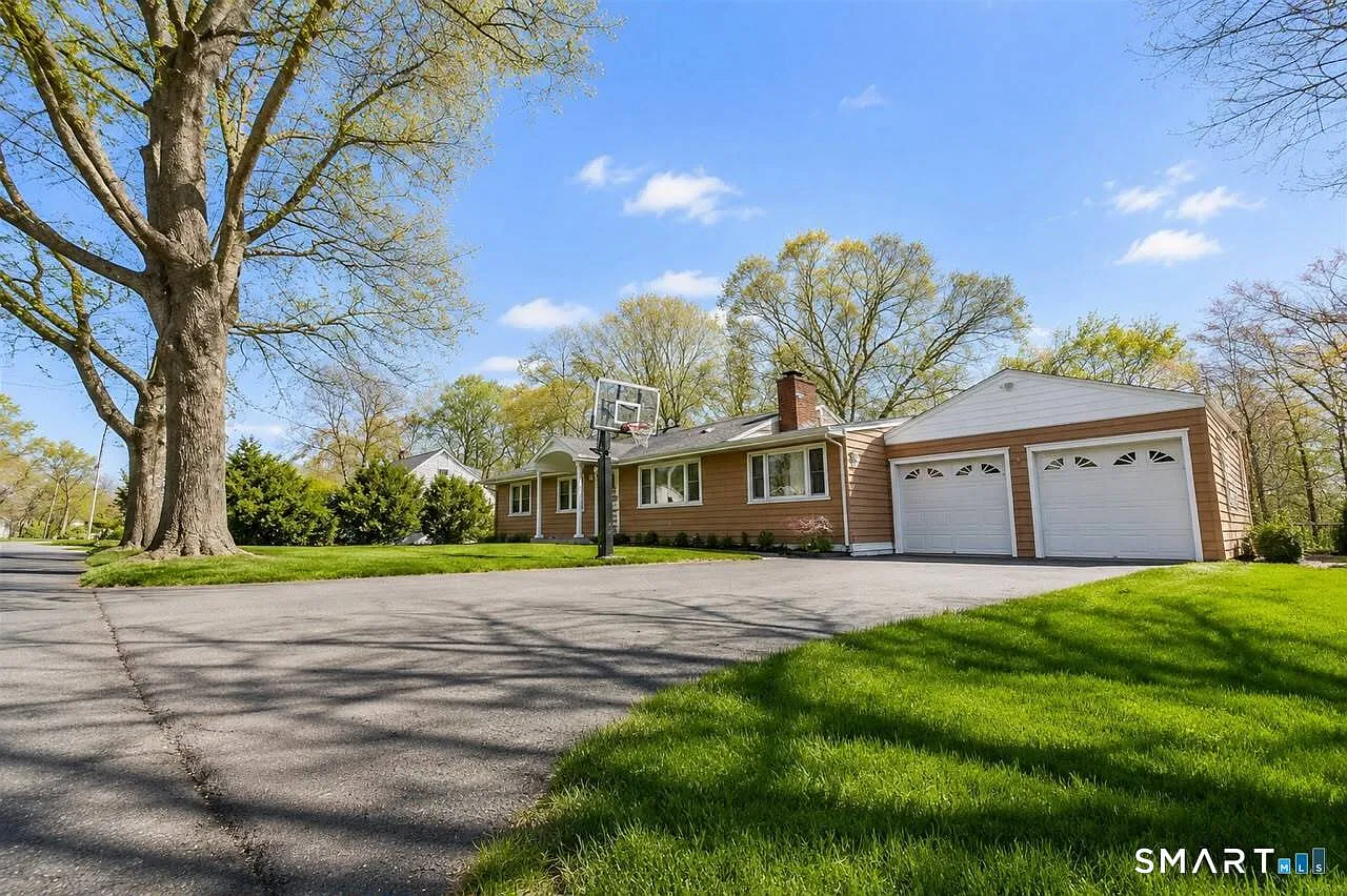 3 bed, 1.0 bath, 1614 sqft, $3,500 — Photo 1