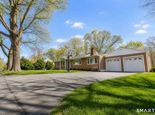 32 Poplar St, Trumbull, CT 06611