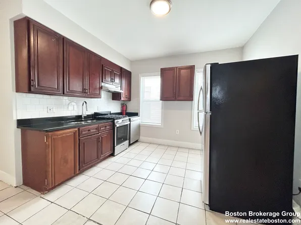 24 Maryland St, Dorchester, MA