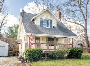 900 Halcyon Dr, Akron, OH 44319