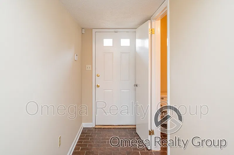 3 bed, 2.5 bath, 1640 sqft, $1,250 — Photo 4
