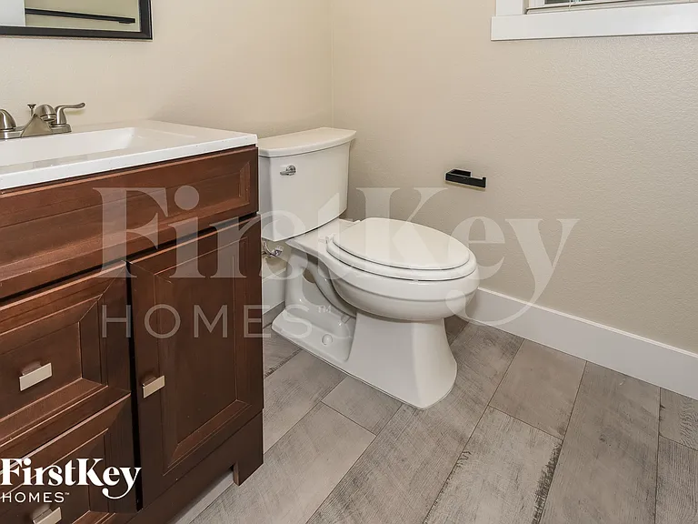 7380 Benlomond Ave — Photo 14
