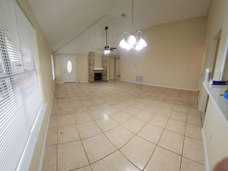 1st image of 15930 Barbarossa Dr