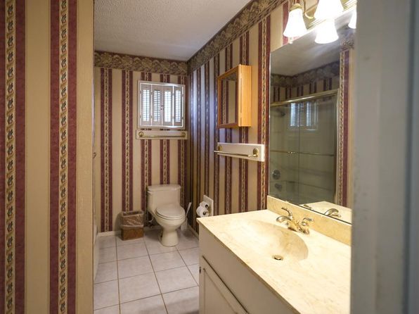 1800 Jones Rd, Beeville, TX 78102