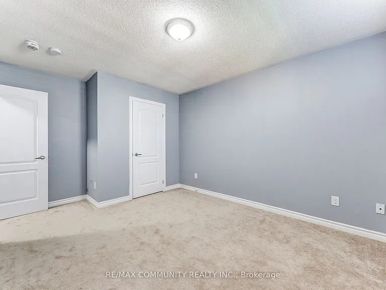 79 McRoberts Cres — Photo 24