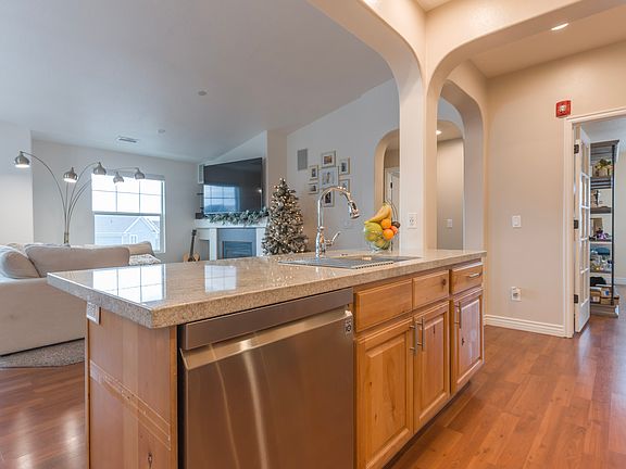 5th image of 5043 W Calton Ln Unit 110
