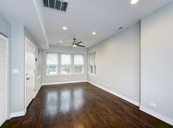 3rd image of 3015 W Wellington Ave #2