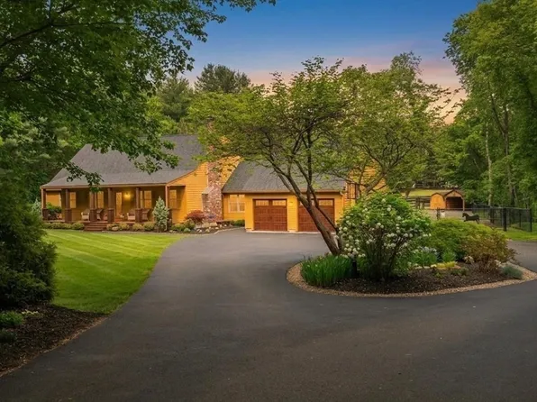 17 Leonard St, Lakeville, MA 02347