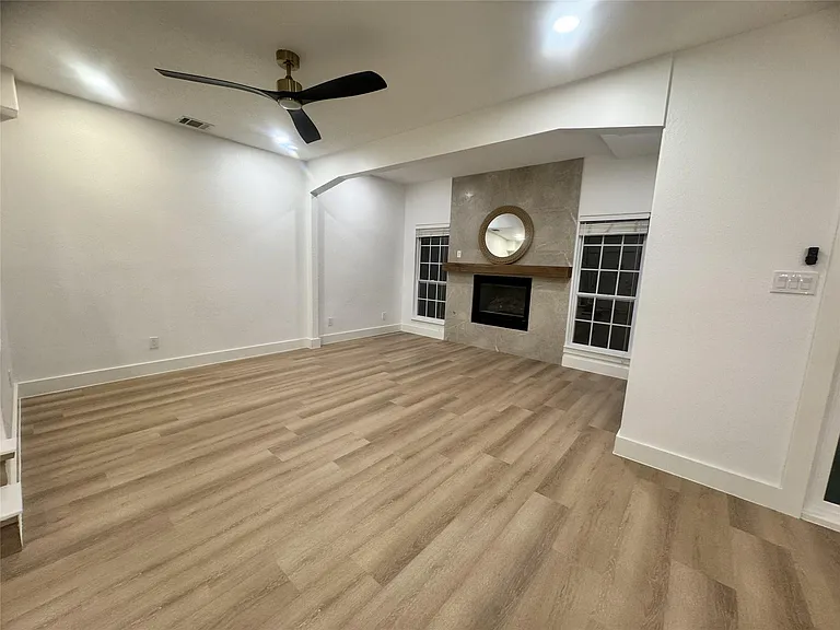 516 S Post Oak Ln #9 — Photo 7