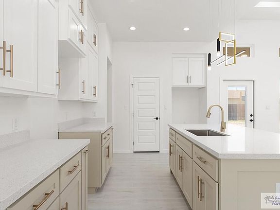 5th image of 9060 New Orleans Ct