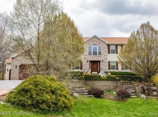 182 Emilee Ln, Highland, MI 48357