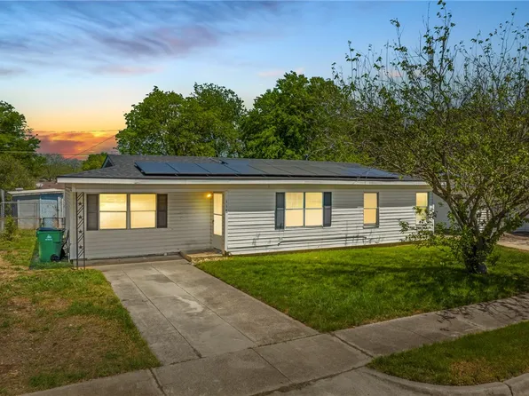 116 Austin St, Mc Gregor, TX 76657