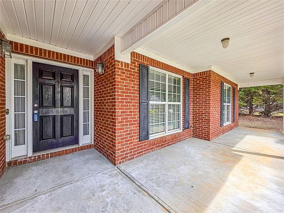 4th image of 2610 Snowcrest Pl