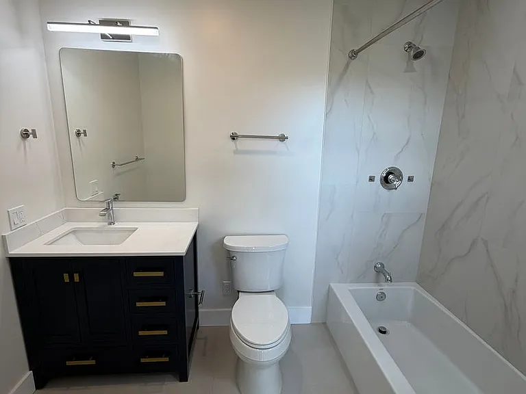 3 Bed 2 Bath Apartment, New Construction In Cleveland Heights (With Garage) — Photo 10