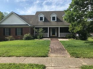 125 Waterford Cir, Frankfort, KY 40601