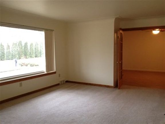 4th image of 21820 Carleton Ave