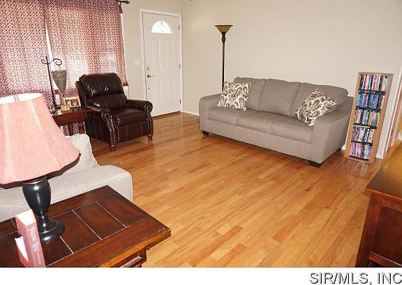 4th image of 201 E Airwood Dr