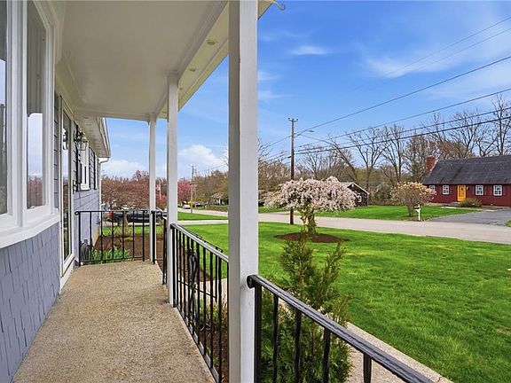 4th image of 49 Roosevelt Dr