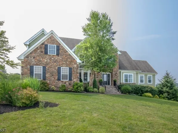 4 Glacier Way, Union Twp., NJ 08867