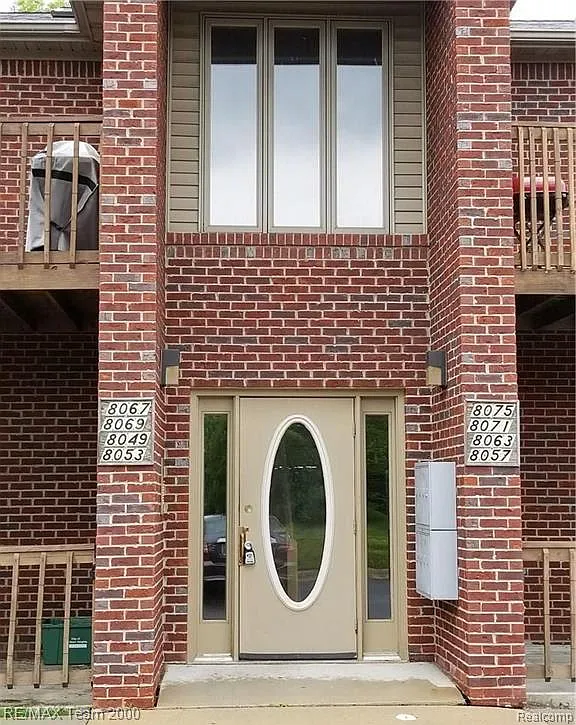 2 bed, 1.0 bath, 1073 sqft, $1,600 — Photo 1