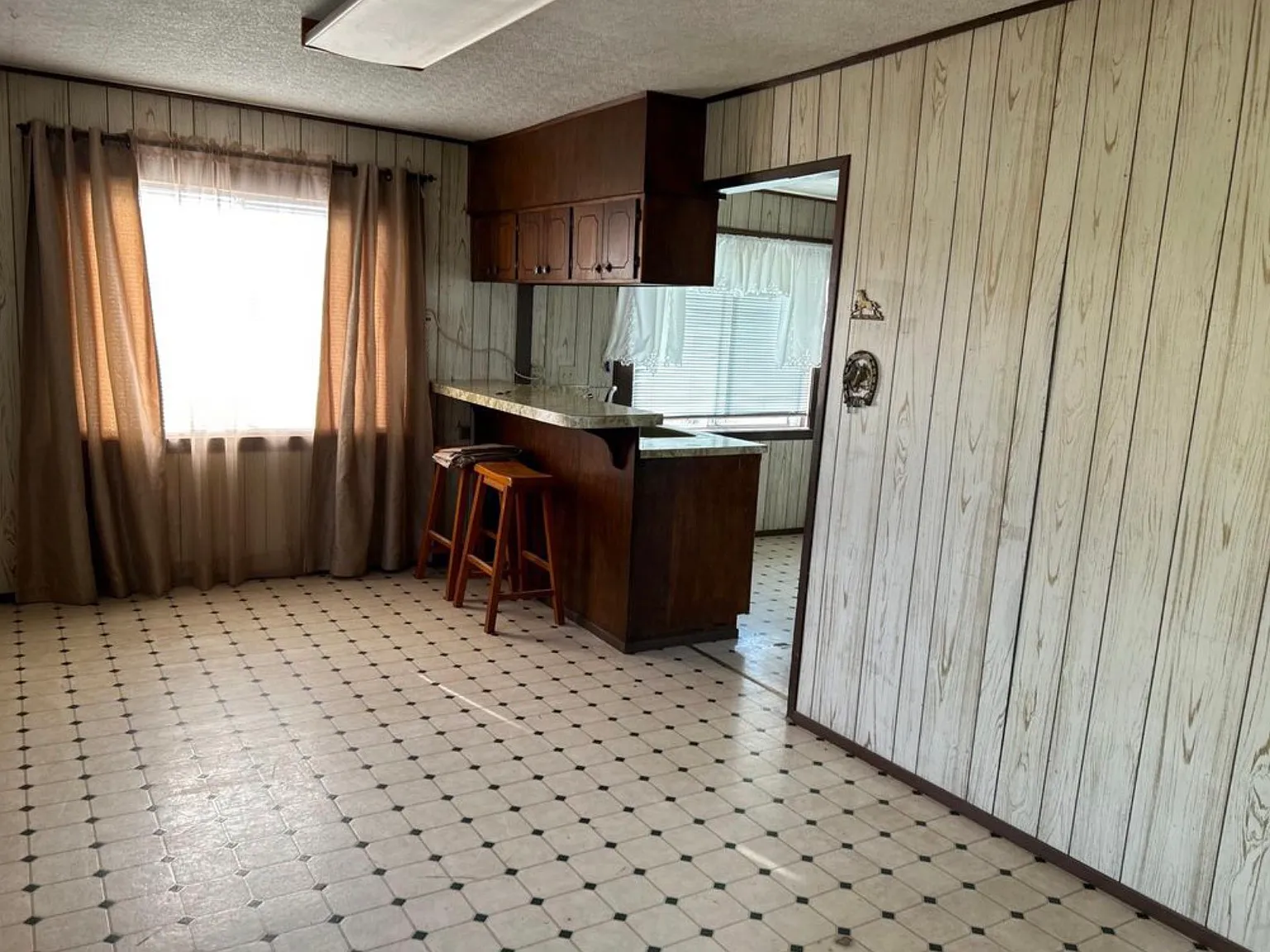 4 bed, 2150 sqft, $2,200 — Photo 4