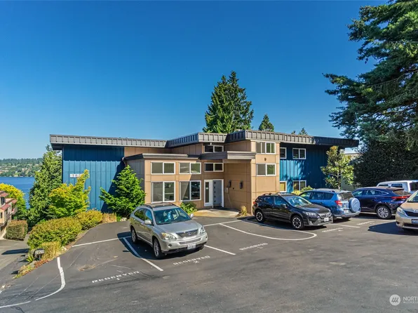 3825 NE 155th Place #501, Lake Forest Park, WA 98155