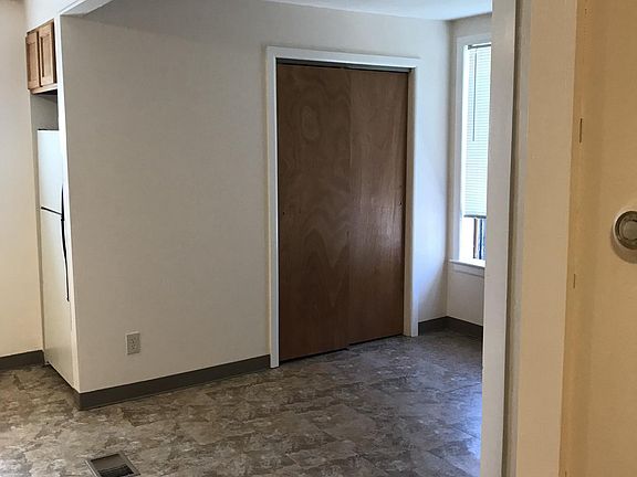 Dining area off kitchen